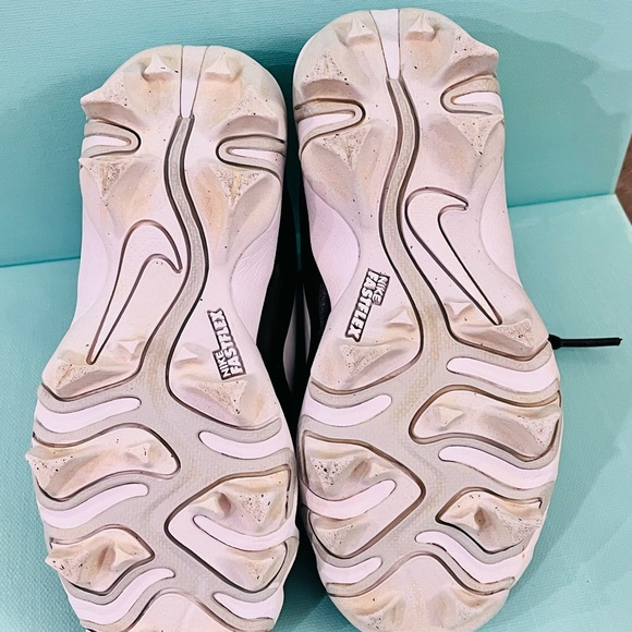 Nike Black and White Baseball Cleats youth size 10c - Picture 7 of 9